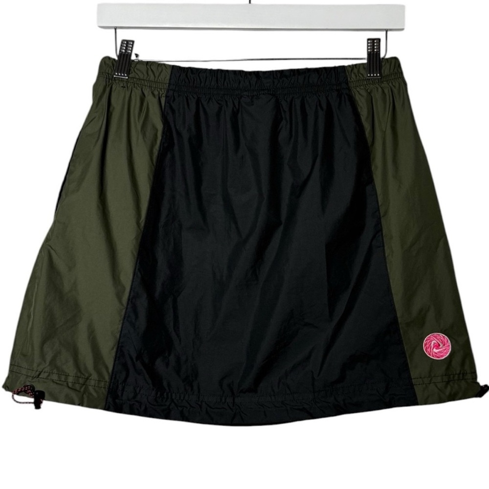 Nike Black and Olive Green Active A-Line Skirt with Pink Logo